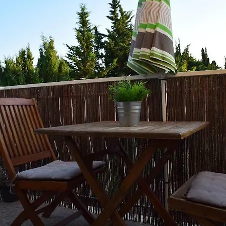 Apartment Les Lilas, A 300m